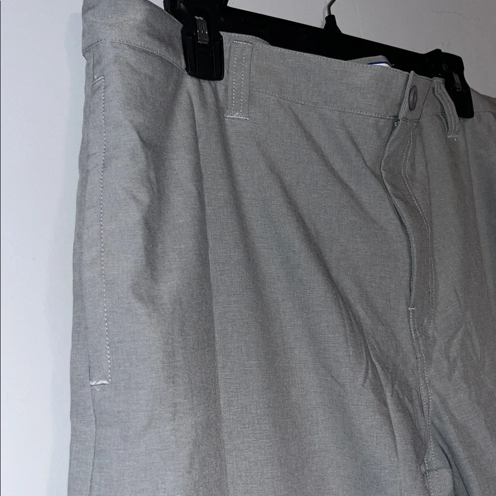 NWT MAELREG Performance Proflex Golf Shorts Size 38 X 9 in Light Grey